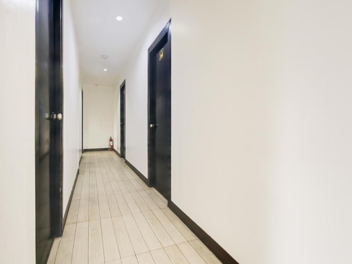 מנילה Oyo 895 Golden Majestic Pension Inn מראה חיצוני תמונה