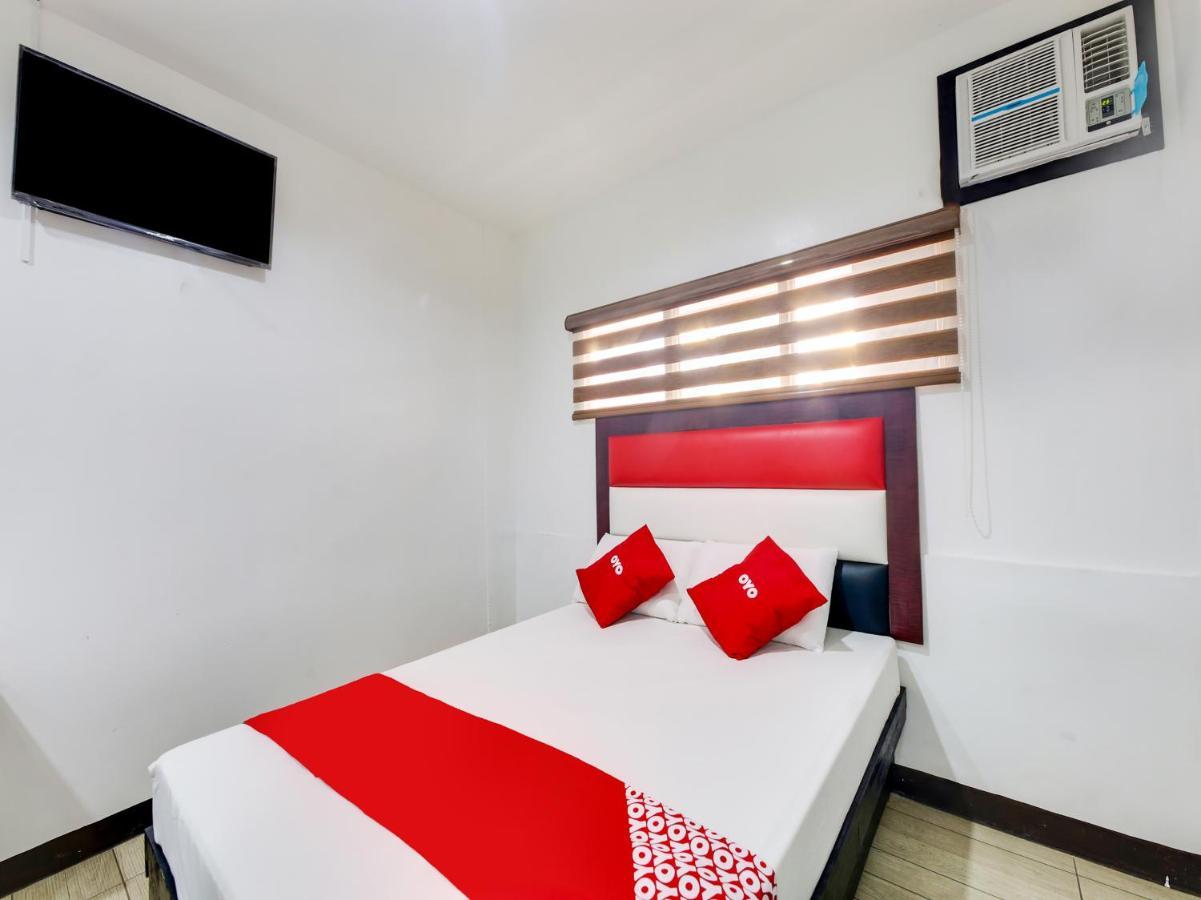 מנילה Oyo 895 Golden Majestic Pension Inn מראה חיצוני תמונה