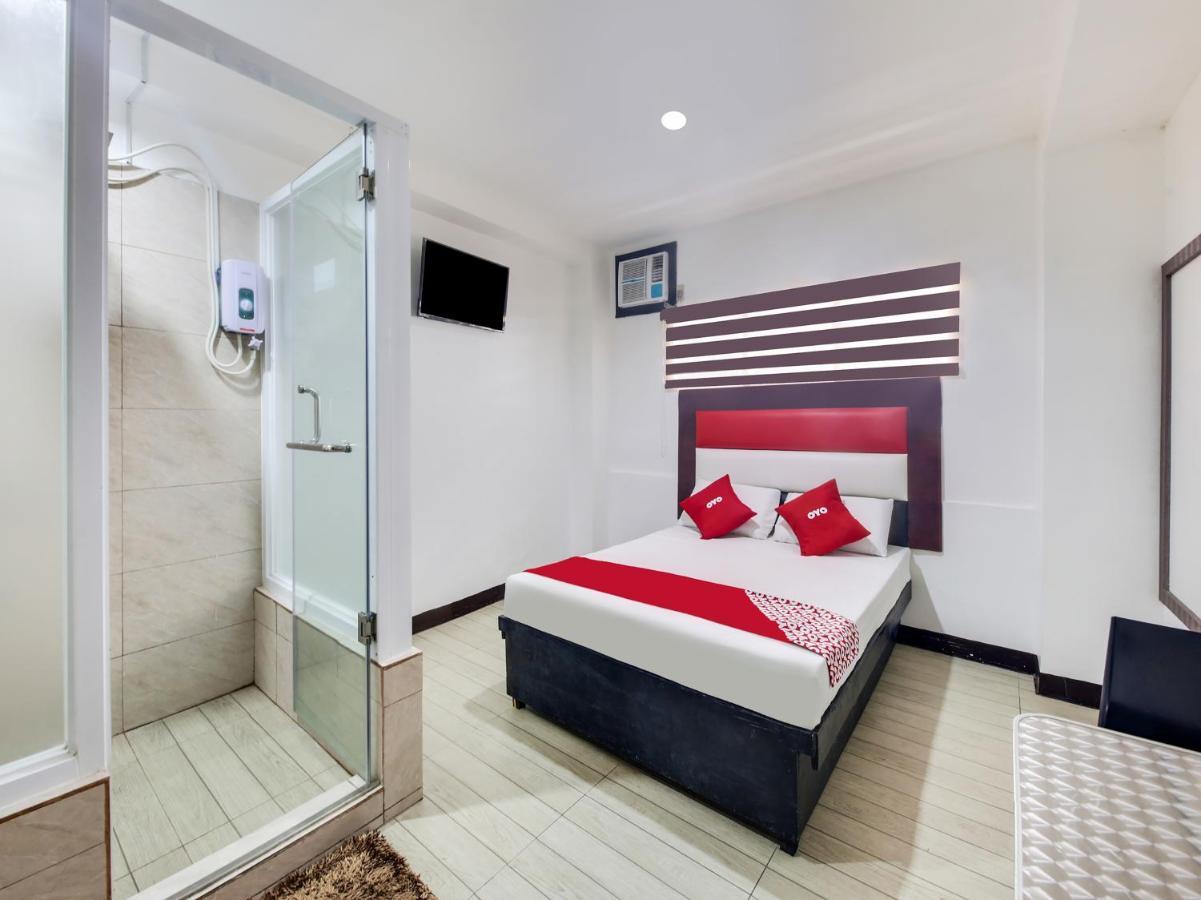 מנילה Oyo 895 Golden Majestic Pension Inn מראה חיצוני תמונה